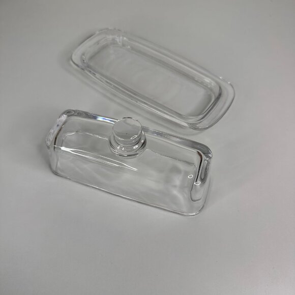 Clear Glass Butter Dish With Lid Elegant Design Fits Standard Butter Sticks - Picture 4 of 6